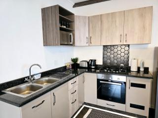 Hampton Collection Avenues - Urban 4 Sleeper Apartment - Durban - 4