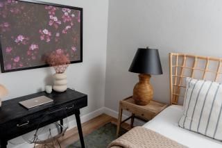 Quiet, convenient & Modern Haven - 2