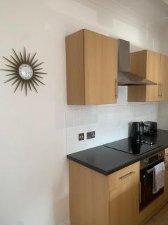 Charming 1-Bedroom Apartment in Westcliff, Close to Southend Beaches and Attractions - Southend-on-Sea - 4