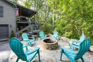 Luxe Smoky Mountains Cabin with Hot Tub and Views! - Waynesville - 8