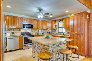 Waterfront Milton Home with Boat Dock! - Milton - 3