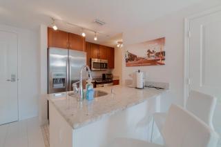 The Palms Suite - Casa Costa 309S 1 Bedroom, Pools, Jacuzzi, Beach, Shops & Dog Friendly - Boynton Beach - 0