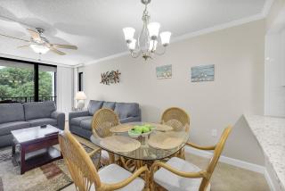 Stylish condo across from South Beach - 6