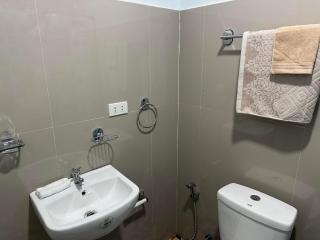 Pennington Inn - - 1