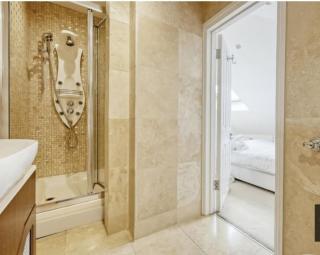 Luxury 7-bedroom Manor Road - Chigwell - 1