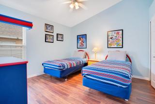 Relaxing Retreat with Pool and Movie Theater - Orlando - 7