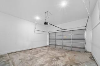 Spacious townhome by the heights - 6