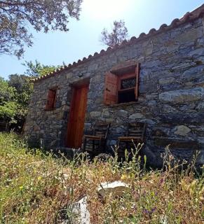 Traditional Stone House in Akamatra Ikaria - Raches - 0