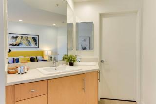 Lavish Living Lux Marina Views - 4