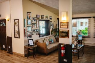Coconut Court Beach Hotel - Bridgetown - 2
