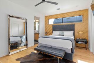 East Austin Flair with Hot Tub - Brass! - Austin - 7