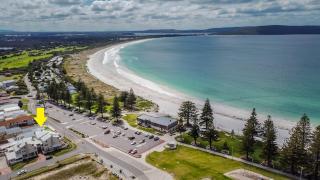 Midd's on the Beach - luxury beach front apartment - Albany - 9