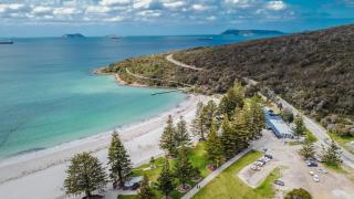 Midd's on the Beach - luxury beach front apartment - 6