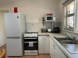 Lofty's Lodgings - Albany - 8