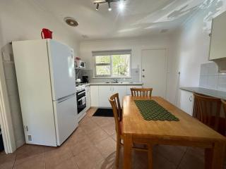 Lofty's Lodgings - Albany - 6