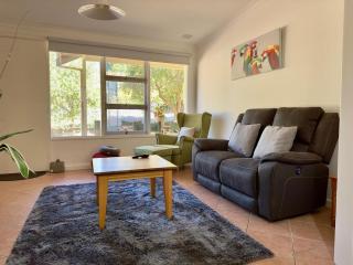 Lofty's Lodgings - Albany - 3