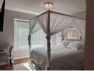 Sunny Lavender Canopy Retreat - Cleveland - 0