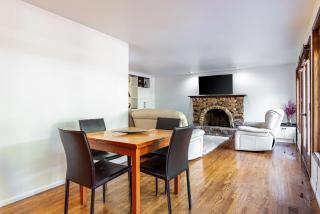 Spacious 3BR Redmond Home with Fireplace & BBQ - Redmond - 5