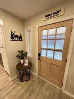 Cozy Maggie Retreat - Easy access with 2 car garage - 7