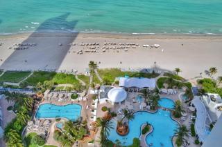 Luxury Bayfront Studio with Balcony Amazing Pool - Sunny Isles Beach - 2