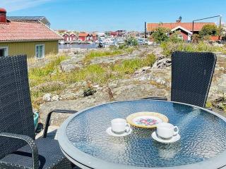4 person holiday home in Rönnäng-By Traum - Rönnäng - 4