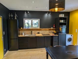 Charme, vue et piscine naturelle - 2