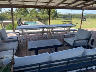 Live Like Kings Entire Property Ironstone Estate - 8