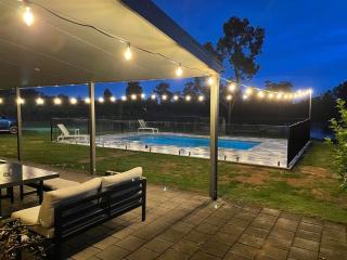 Live Like Kings Entire Property Ironstone Estate - 0