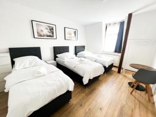 Krefeld House Deluxe Apartment - 15min to DUS & FREE Parking - Krefeld - 1
