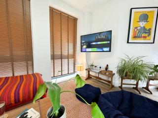Stokes Croft - Whole Apartment - City Centre - Serviced Accommodation BS1 - Bristol - 0