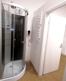 Gemütliche Suite mit King-Size Bett und Essbereich im Zentrum - Annaberg-Buchholz - 2