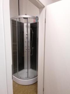Gemütliche Suite mit King-Size Bett und Essbereich im Zentrum - Annaberg-Buchholz - 3