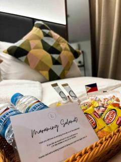Stylish 1BR Units near Mitsukoshi and Uptown Mall in the Heart of BGC - Manila - 3
