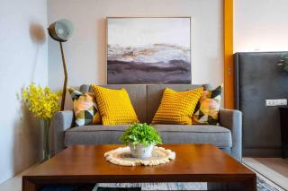 Stylish 1BR Units near Mitsukoshi and Uptown Mall in the Heart of BGC - Manila - 2