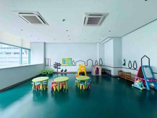 Stylish 1BR Units near Mitsukoshi and Uptown Mall in the Heart of BGC - Manila - 1