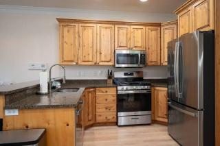 Snowbasin Lakehouse with Hot Tub and Resort Amenities - Huntsville - 8