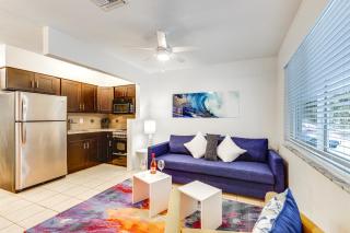 2 Mi to Dtwn Hollywood Vibrant Pet-Friendly Condo - Hallandale Beach - 9