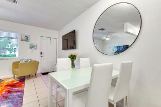 2 Mi to Dtwn Hollywood Vibrant Pet-Friendly Condo - Hallandale Beach - 1