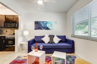 2 Mi to Dtwn Hollywood Vibrant Pet-Friendly Condo - Hallandale Beach - 7