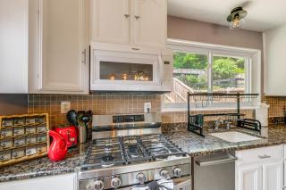 Arlington Townhome with Furnished Patio! - Arlington - 2