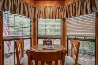 Secluded Sevierville Cabin with Hot Tub! - Sevierville - 4