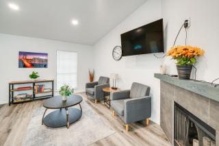 Game Room and Pool Family Home in The Colony! - The Colony - 7