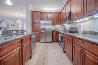 Fabulous Vista Cay Lakeview Island Breeze Near all theme Parks and Walk to the Convention center - 2