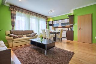 Rosalie Apartman Hajdúszoboszló 7 percre a fürdőtől - Hajdúszoboszló - 0