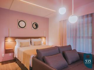 Dormitorio y sala 250m del Porto da Barra - 5