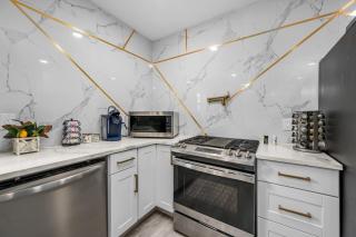 Modern & Spacious 3BR Retreat on Prime Location - 9