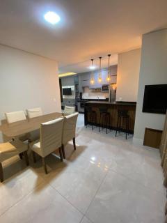 Apartamento novo, praia de Bombas a uma quadra do mar, com piscina aquecida - Bombinhas - 8