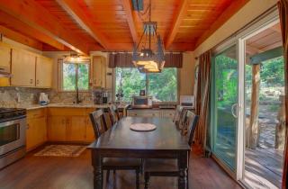 Cozy Moon Cabin - 1