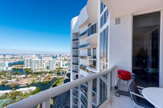 Sophisticated Modern Gem with Unreal Ocean Views - 1