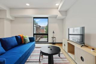 CozySuites on Mass with garage parking #16 - 8